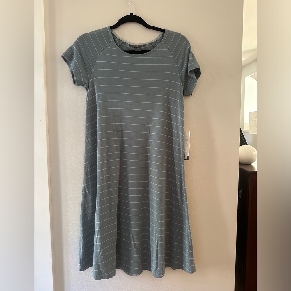 Free fly women’s dress size small